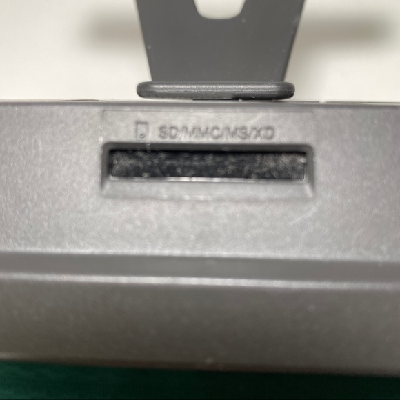 Kodak EasyShare P720 Digital Frame 10“ x 7“  screen size - Picture 6 of 6